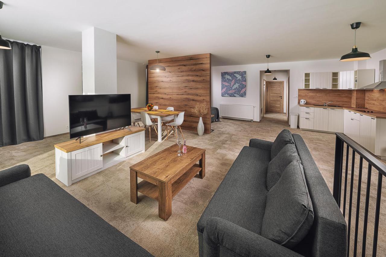 Aparthotel Central Liptovský Mikuláš מראה חיצוני תמונה
