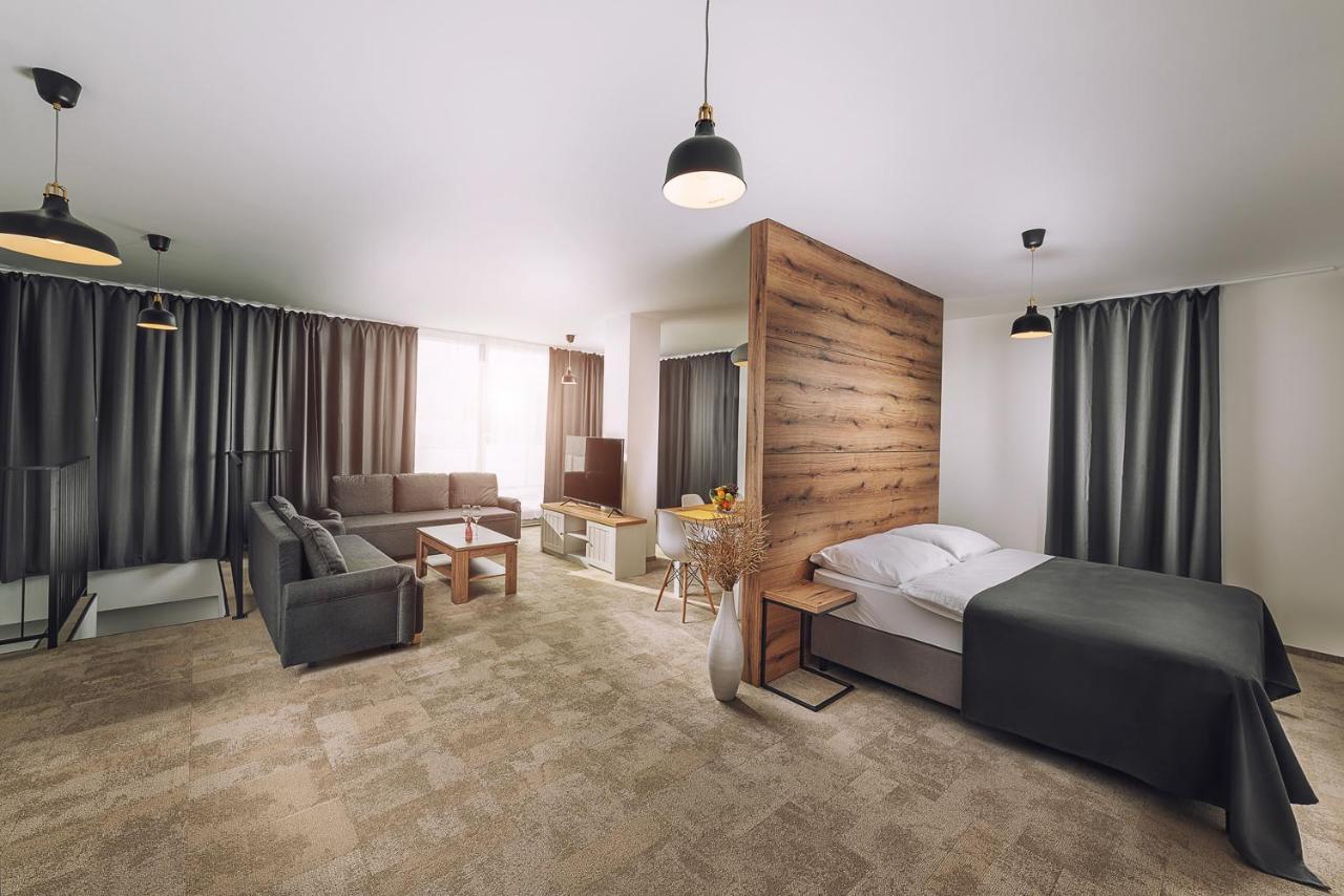 Aparthotel Central Liptovský Mikuláš מראה חיצוני תמונה