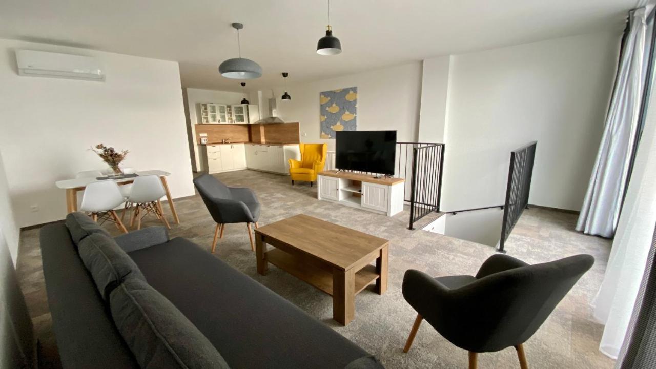 Aparthotel Central Liptovský Mikuláš מראה חיצוני תמונה