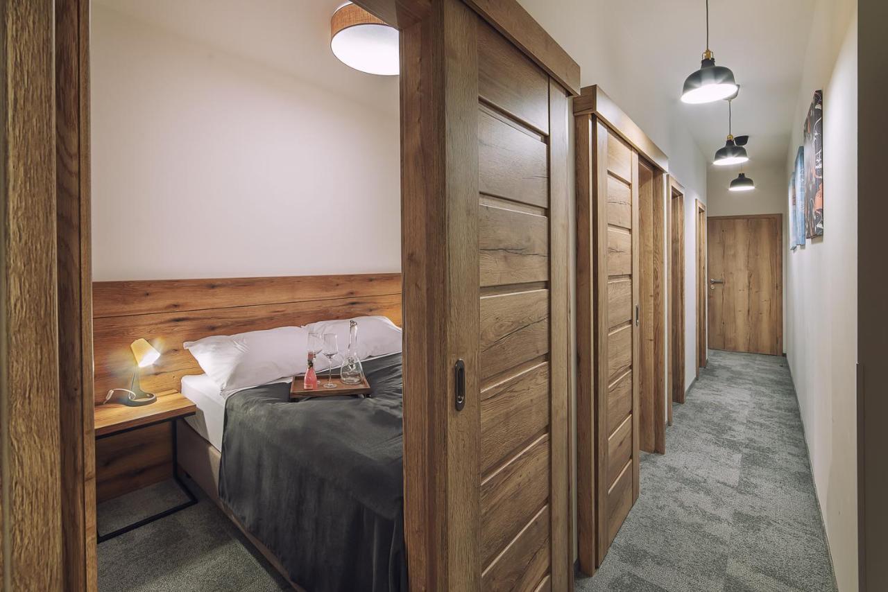 Aparthotel Central Liptovský Mikuláš מראה חיצוני תמונה