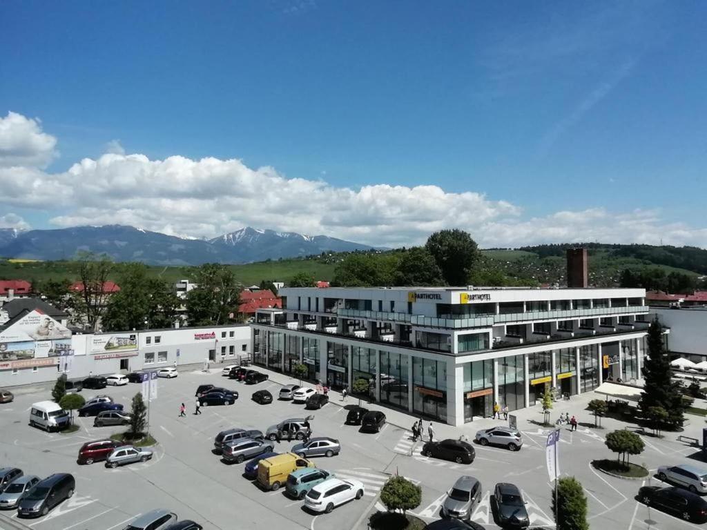 Aparthotel Central Liptovský Mikuláš מראה חיצוני תמונה