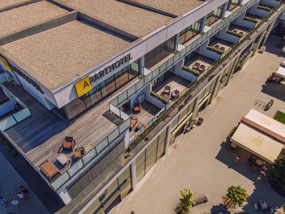 Aparthotel Central Liptovský Mikuláš מראה חיצוני תמונה